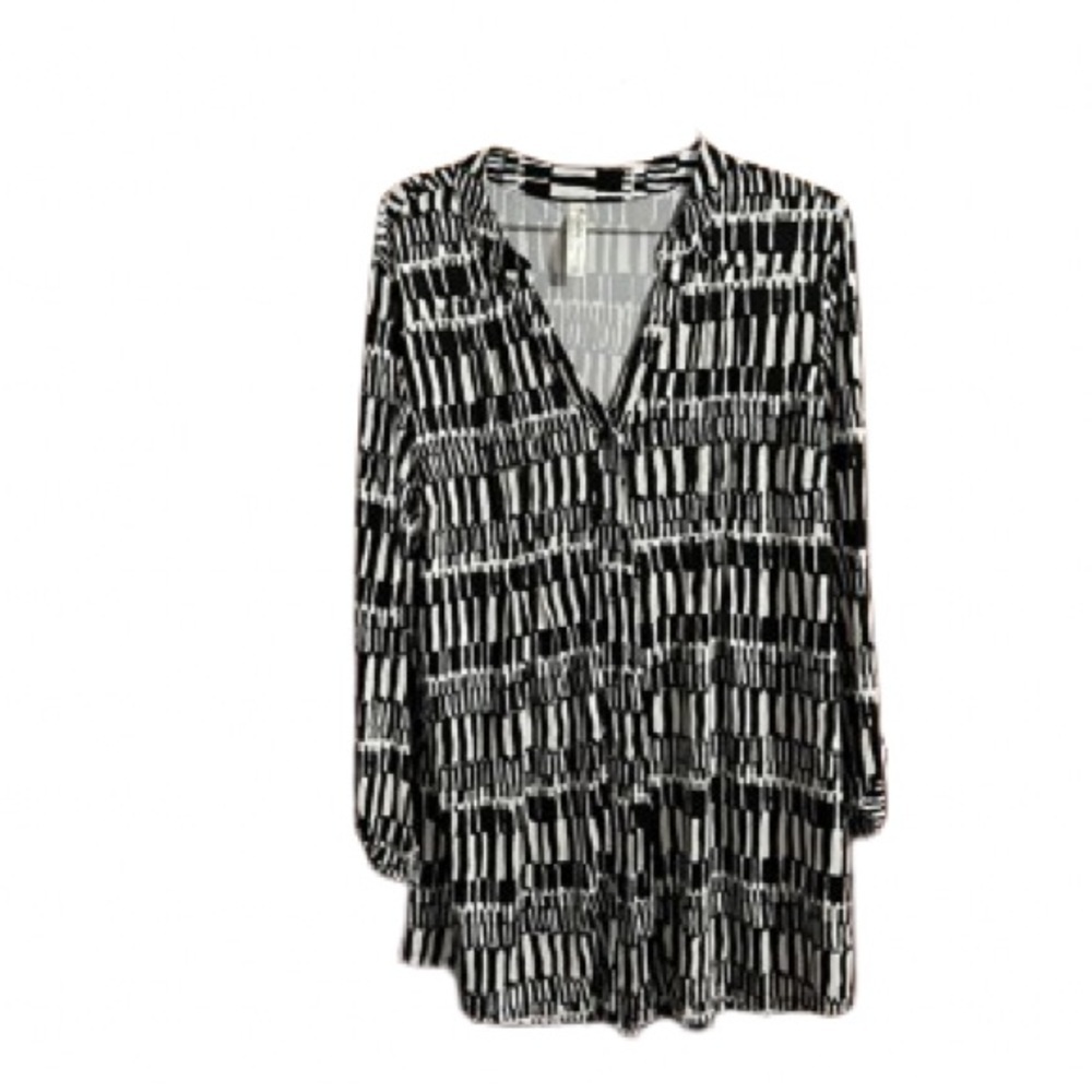 #399 PerSeptions Concept Black and White blouse size XL